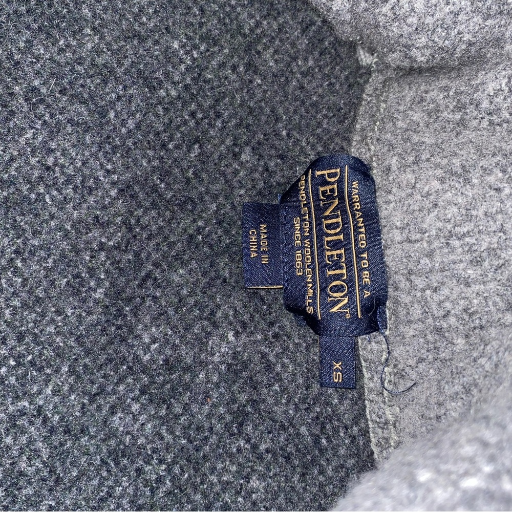 Gray Patterned Small Sweater - image 3